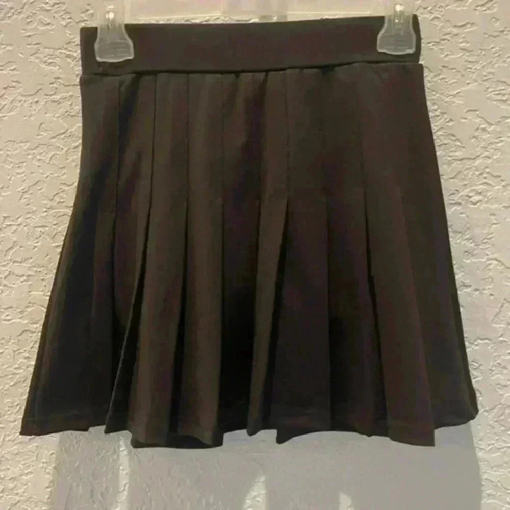 Black pleated skort size small